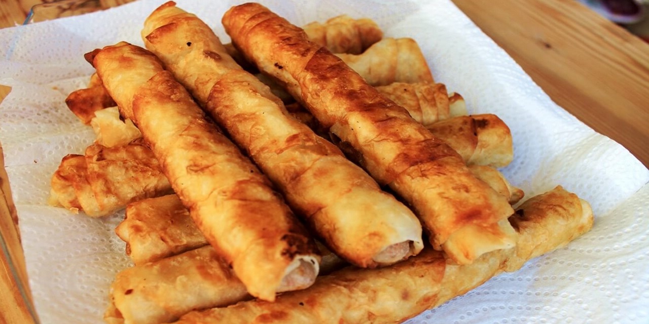 Çayınızın Yanına Sıcacık Sigara Böreği! Patatesli Sigara Böreği Nasıl Yapılır?