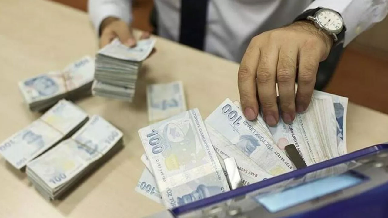 Emeklilik için gün sayan kara haber! Emeklilik yaşı her iki yılda 1 yıl uzayacak...