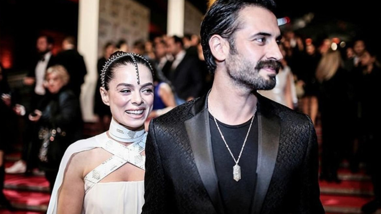 Özge Özpirinçci sevgilisi Burak Yamantürk ve ailesi katıldığı bir davette nikah masasına oturacak...
