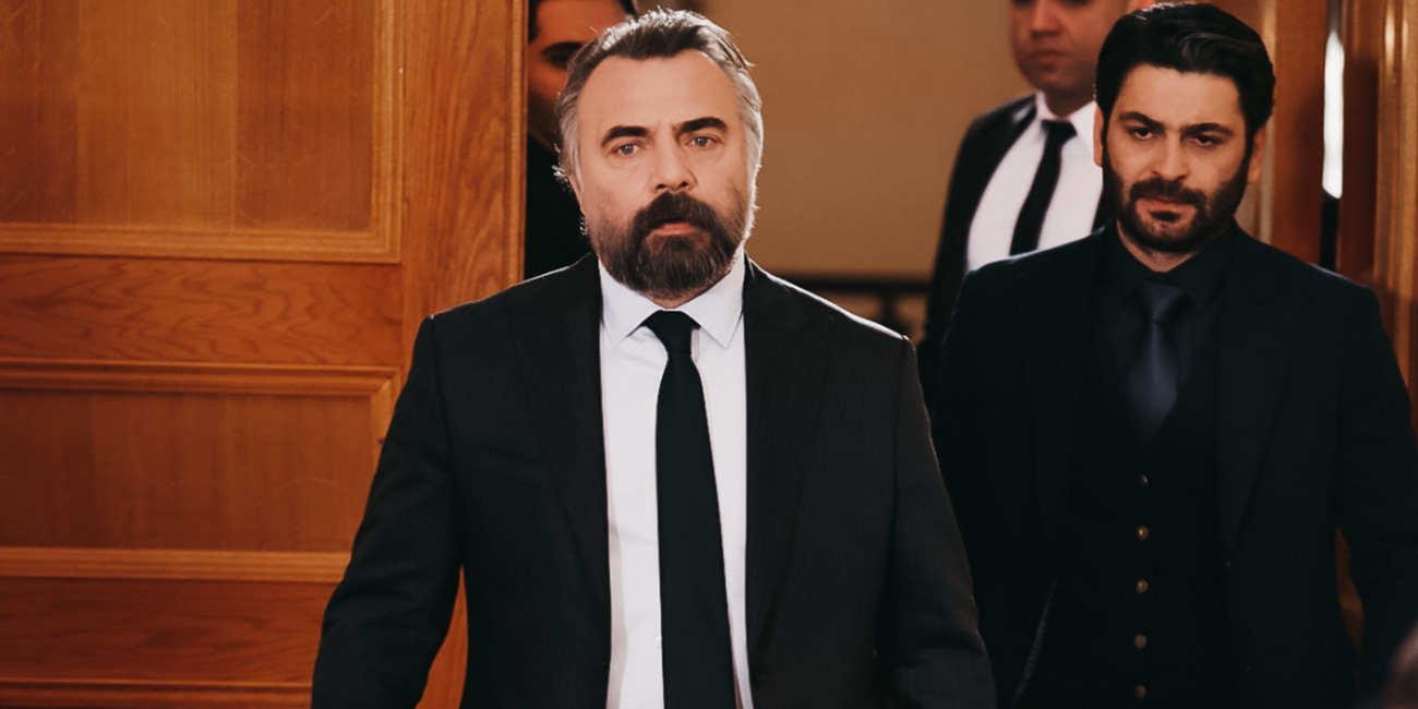 Eşkıya Dünyaya Hükümdar Olmaz dizisi yeni sezonda peş peşe bombaları patlattı! EDHO’dan ayrılan oyuncular sonrası art arda transferler yapılıyor...