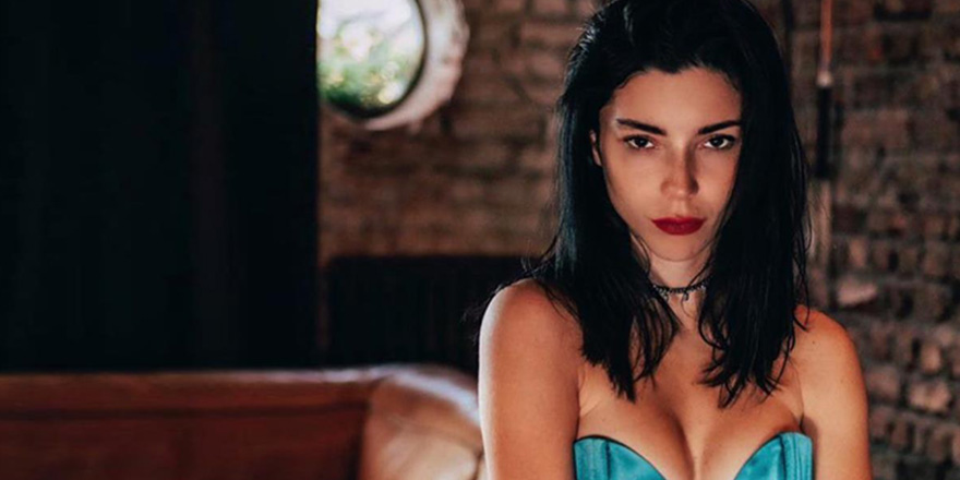 Merve Boluğur'un son paylaştığı fotoğrafta Photoshop fark edilince takipçileri tie aldı...