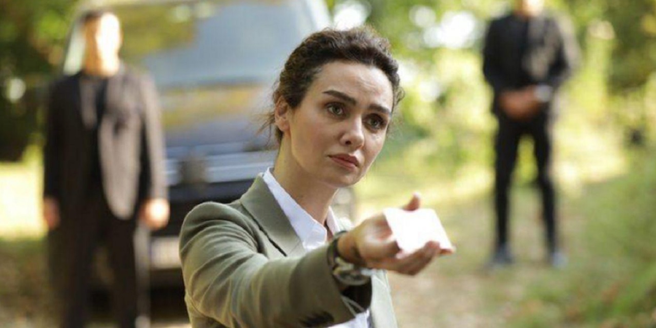 Birce Akalay sevenlerine müjde Mezarlık dizisi hem senaryosu hem oyuncuları ile izleyiciyi TV başına kitlemeye geliyor...